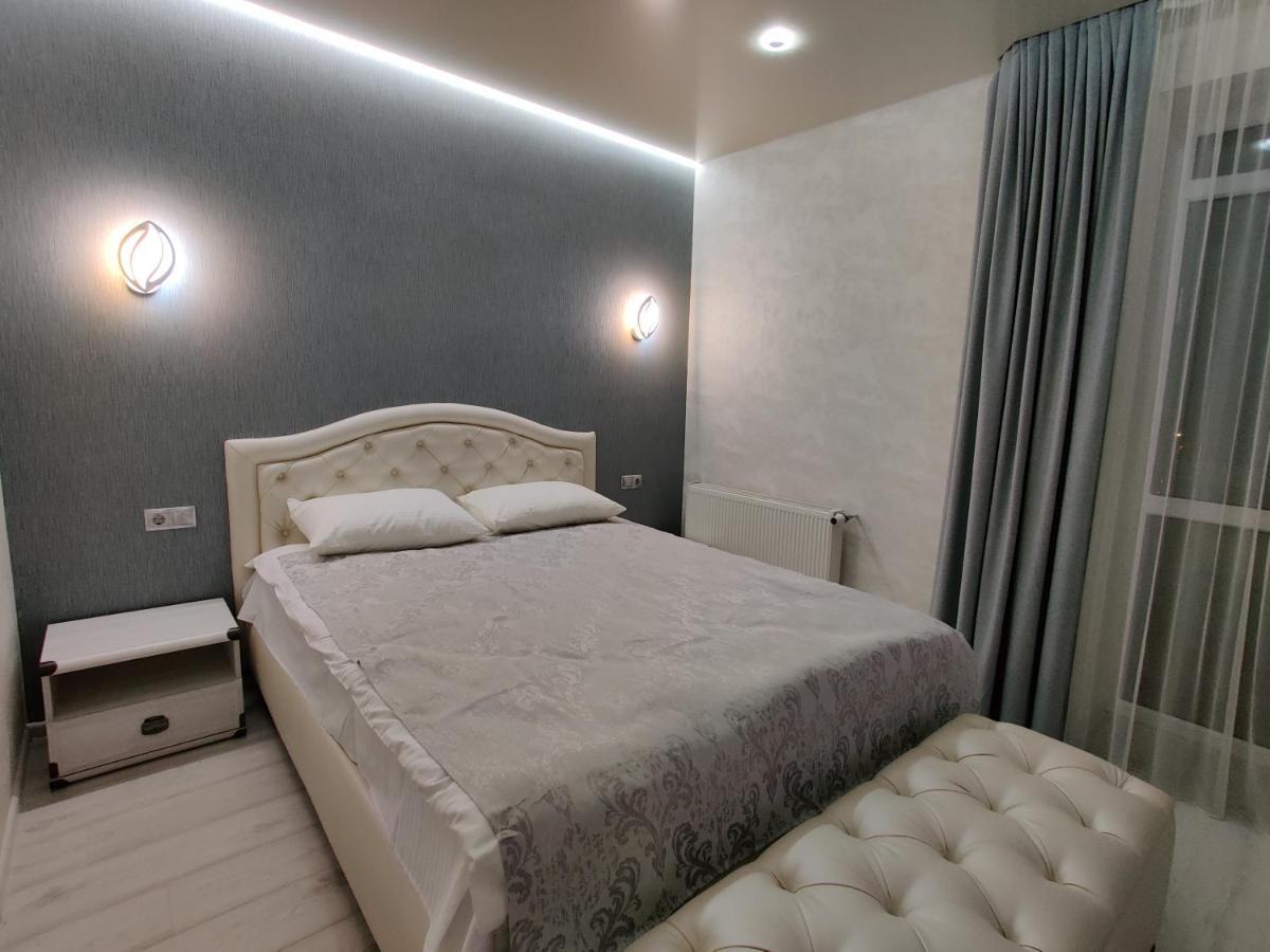 Yarovytsya Vip In The Center Appartement Loetsk Buitenkant foto